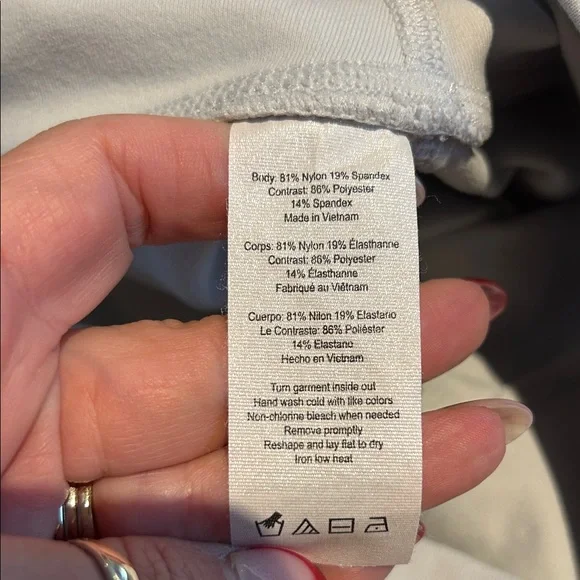 ALO Yoga Gray and Black Leggings - Picture 3 of 7